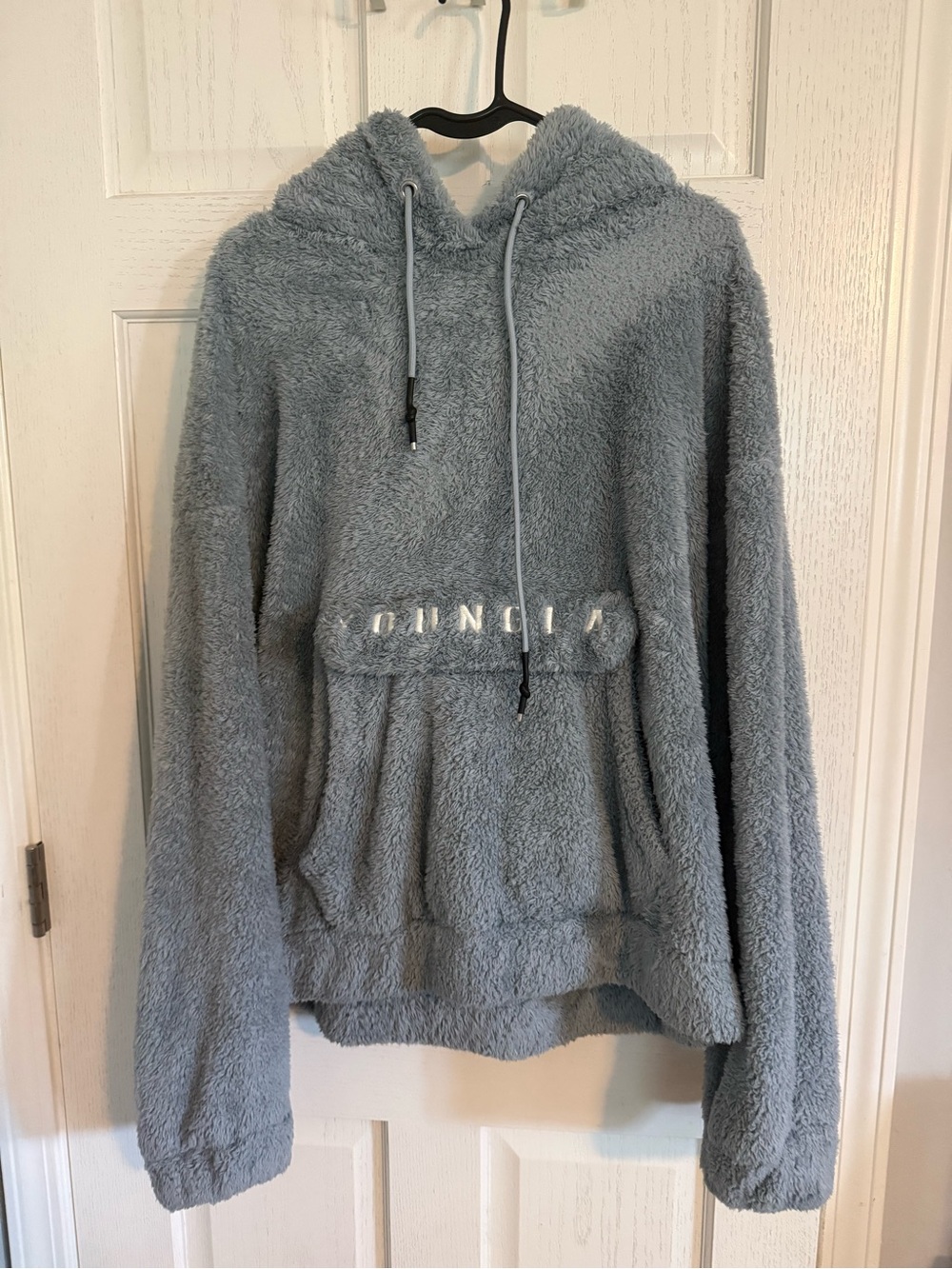 YOUNGLA Cozy Plush Sweater in Light Gray/ kangaroo pocket